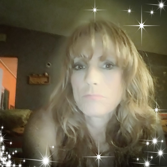 Meet your Posher, Lorrie - Picture 1 of 1